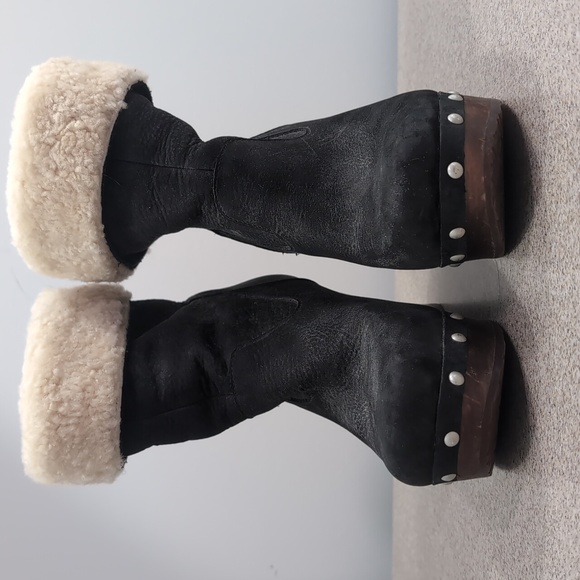 UGG Carnegie Boots, Black suede, wedged heel, adjustable heights sherpa, women 7 - Picture 3 of 12